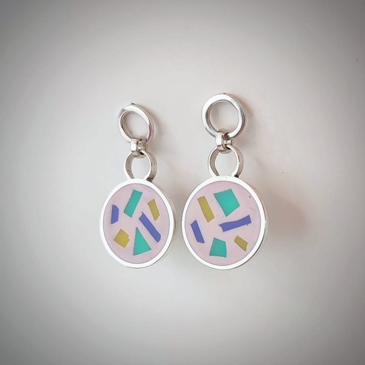 Aros Terrazzo 5 aros colgantes resina y acrilico variados colores