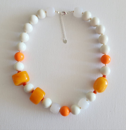 Maxi Collar Blanco Hueso Cuentas Multiformas