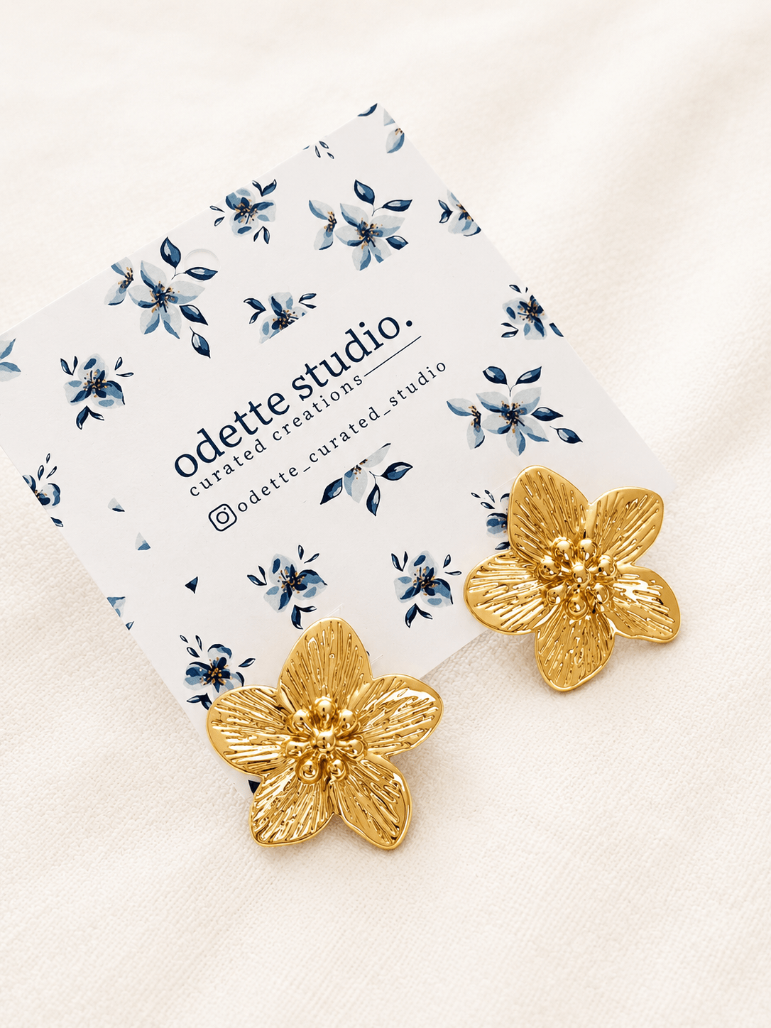Aros flores Odette Dorada