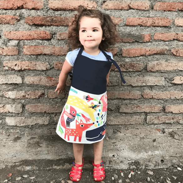 DELANTAL FAUNA COLOR CHILE – DECATALOGO