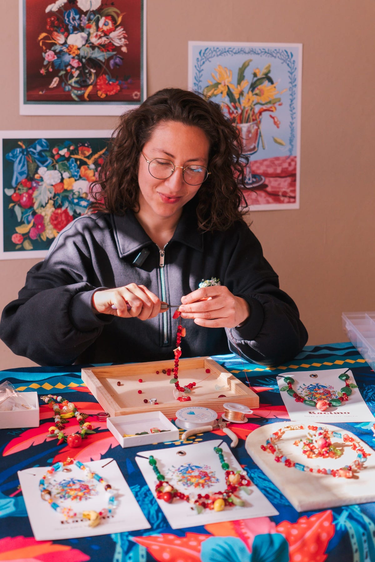 Taller Arma Tu Collar CLAUDIA GONOLI