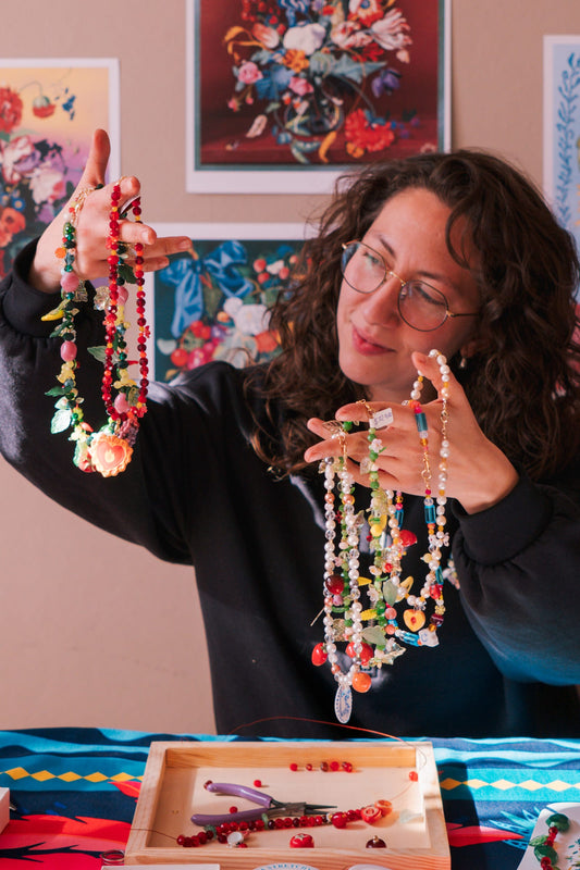Taller Arma Tu Collar CLAUDIA GONOLI