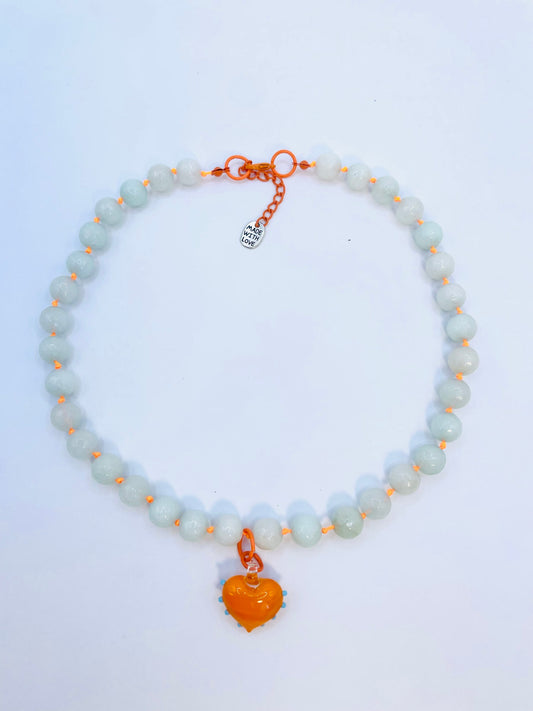 Cortito Corazón Naranjo Collar