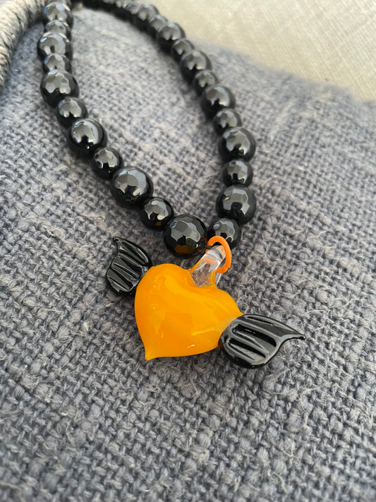 Corazon Alado Negro Collar