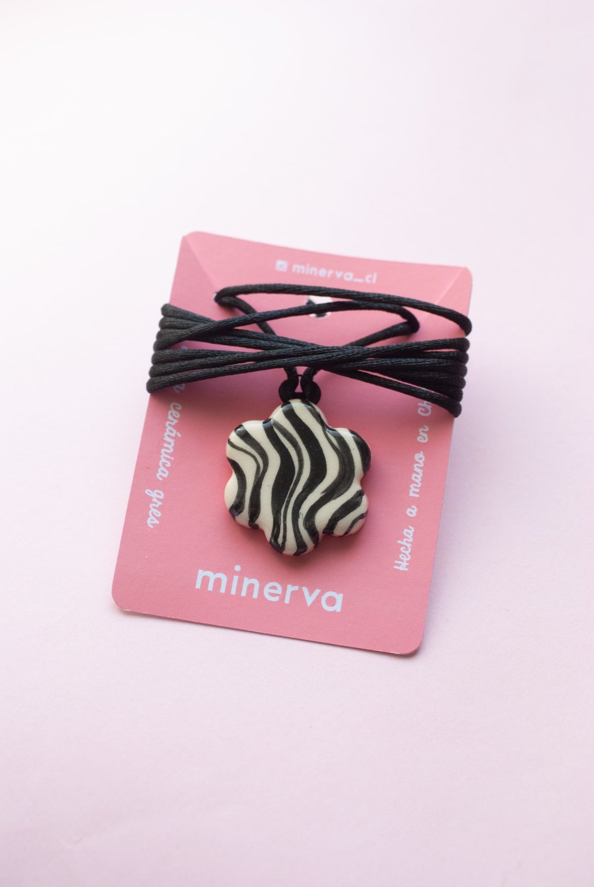 Collar Mimi gres flor Zebra – DECATALOGO