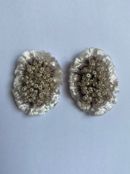 Aros Pompon Beige